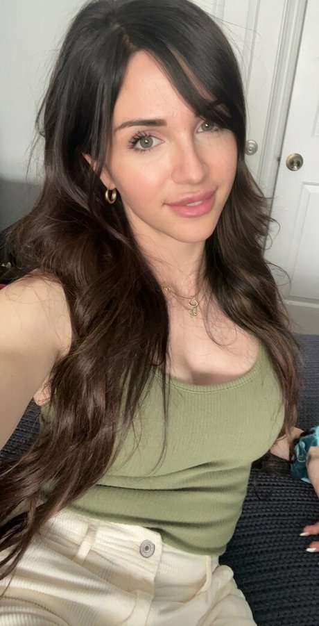 Sarah Hills art star pics