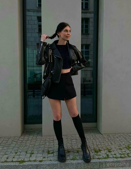 emyraine pornstar exclusive picture