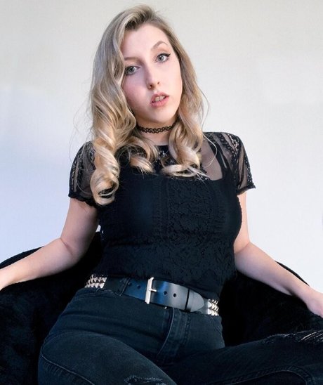 Abigail Cristea perfect actress pictures