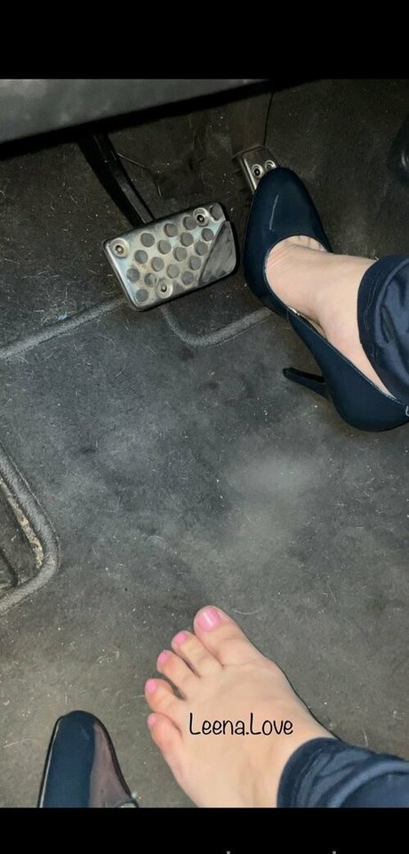 leena love nude model image