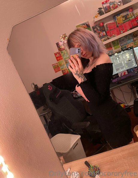 locororyfree star sexy photo