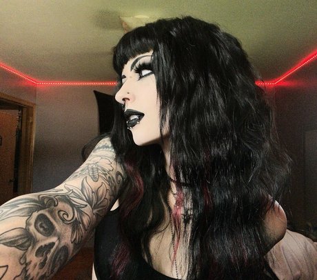 Alyssa Rayn model photo