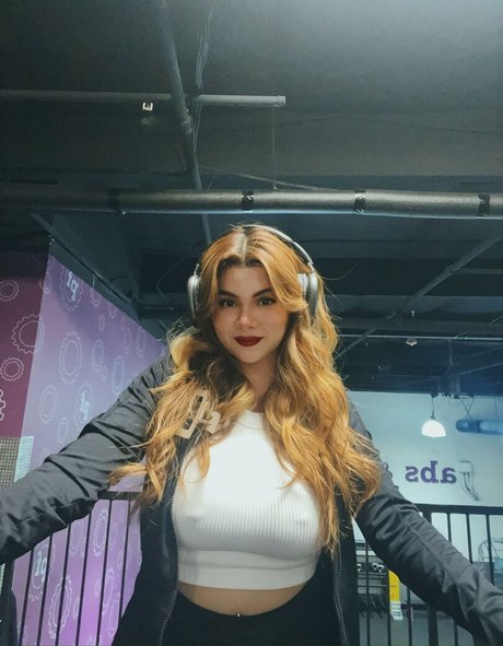 Jessikaaxoxo pornstar top picture