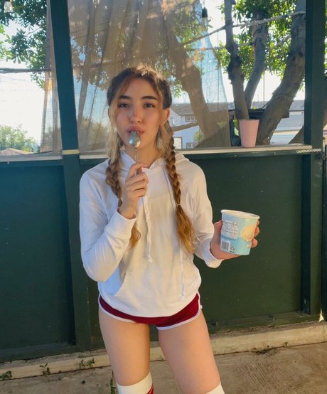 Sylvia Mari Claire pretty star pics