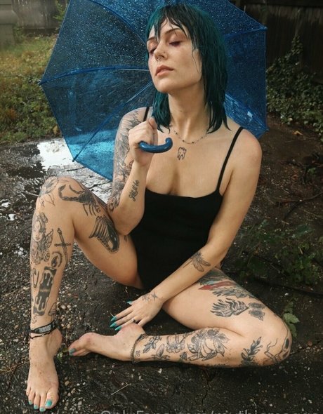 mythicmaggs exclusive model picture