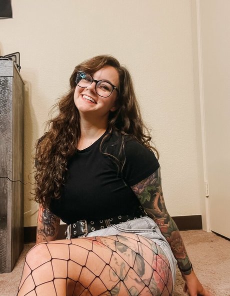 FrankieDarko porn actress galleries