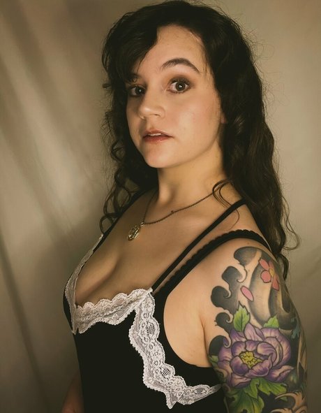 FrankieDarko naked actress picture