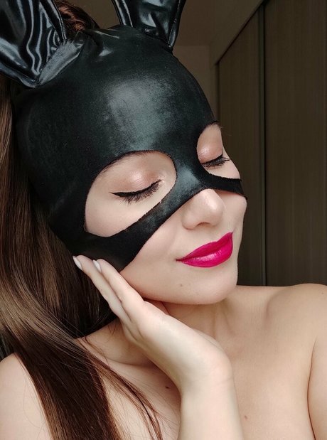 arianagfree model adult img