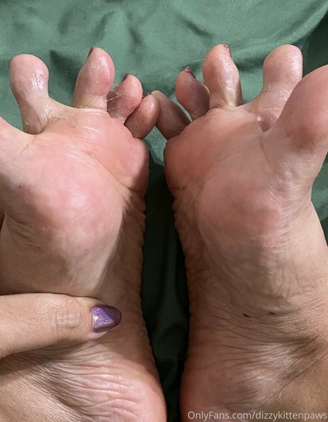 dizzykittenpaws hot star photo