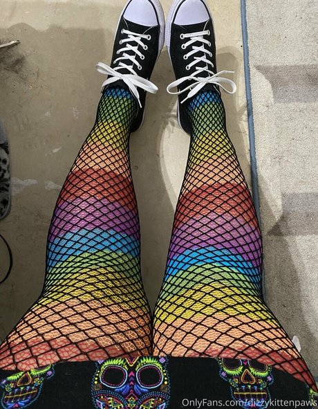 dizzykittenpaws model art images