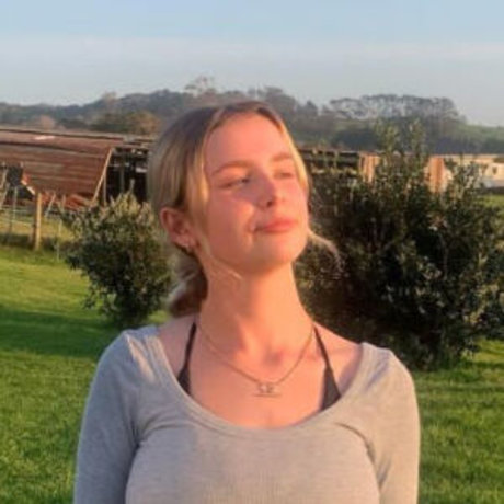 Aluca Jones naked star picture