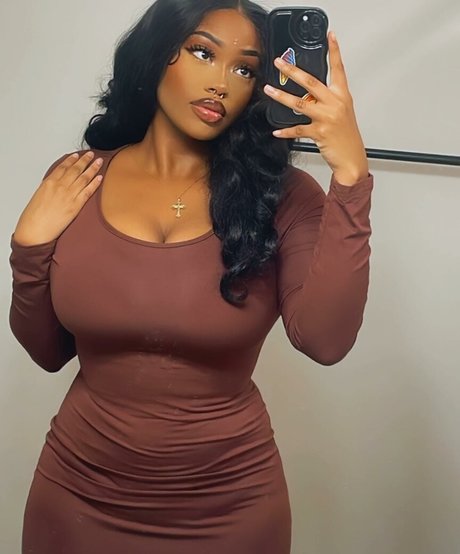 kcurieuse art model gallery