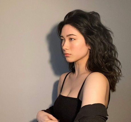 Kashaimi hd actress pic