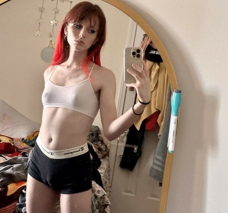 Daychain high quality actress picture