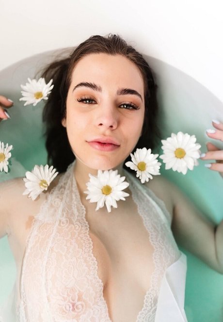 livvy5493 model adult photo