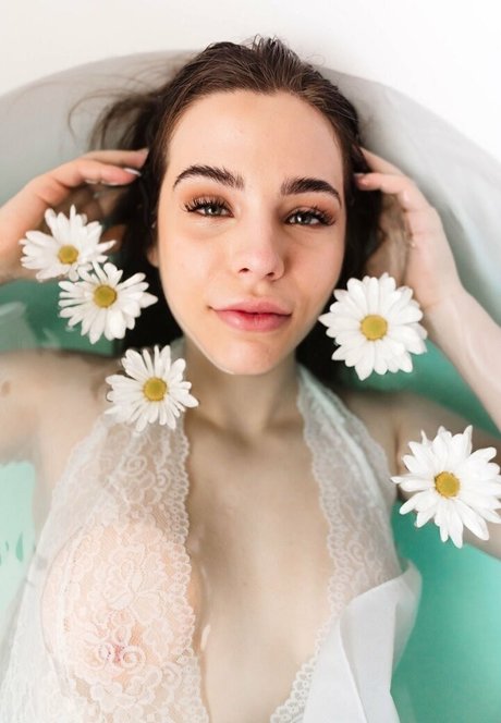 livvy5493 model sex images