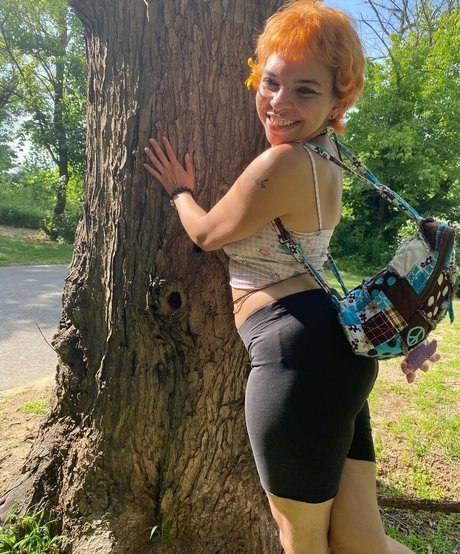 Rinnn 777 model erotic images