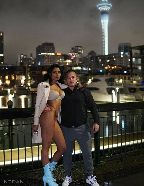 Xrawco Nzdan pornographic star pic