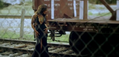 Sharon Leal model hd pic