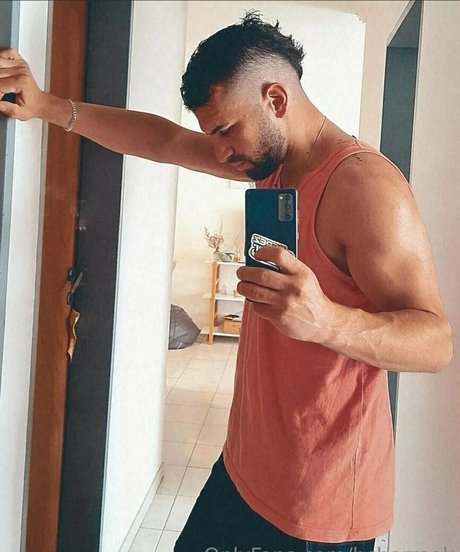 kchorrook model naked picture