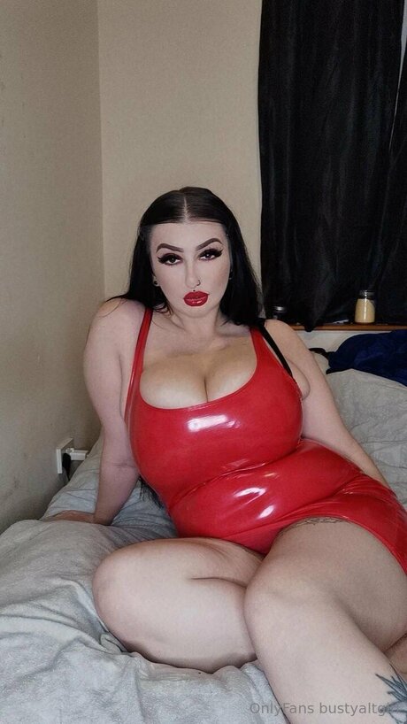 bustyaltgirl exclusive model pic