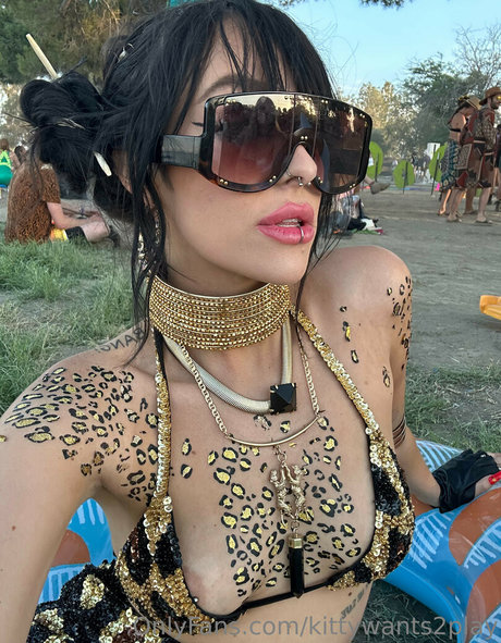 Disko kitty nude model photos