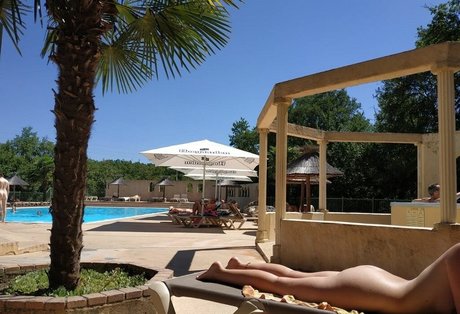 Nick And Lins model hot pic