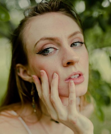 lola costa pornstar erotic photo