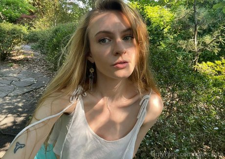 lola costa erotic pornstar images