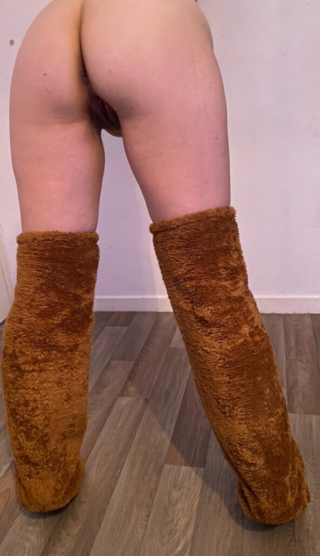 Hot Mum of 2 model hot photo