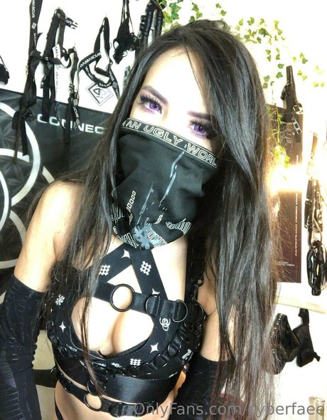 cyberfaee star top photo