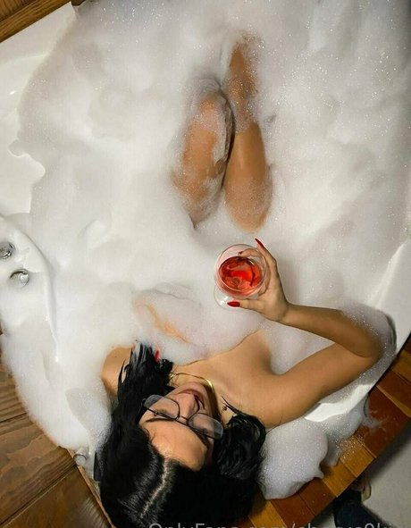 curvy girl onlyfans erotic pictures