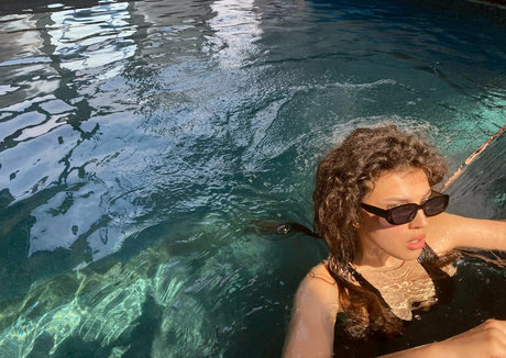 curlysueeee star hot photos