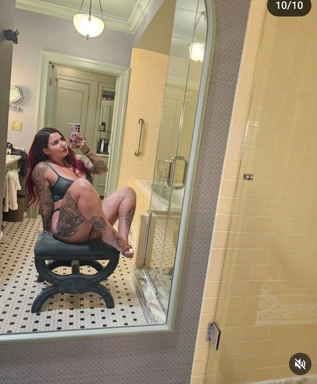 Caresse Simonaro xxx star pic