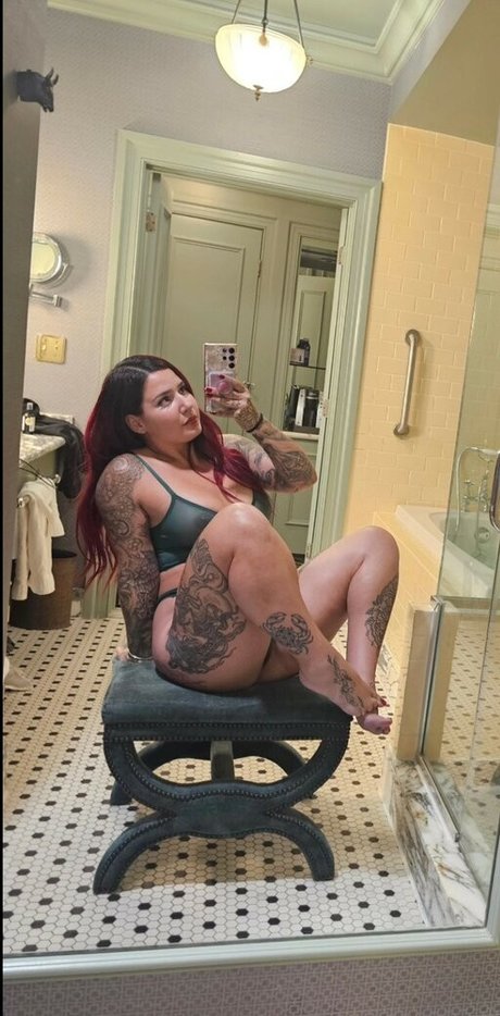 Caresse Simonaro star perfect pictures