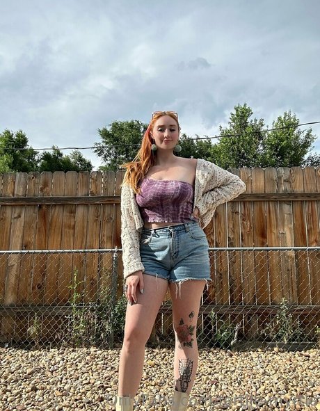 Fertile Myrtle model top pic