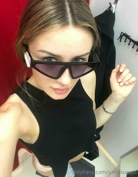 yanasugarr xxx model picture