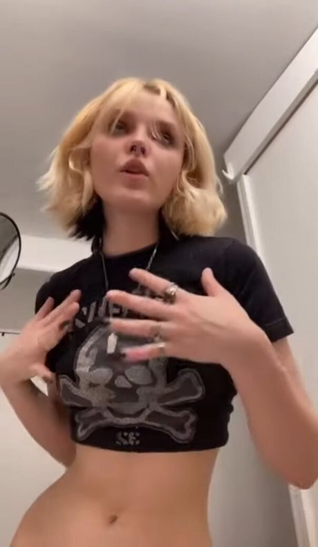 tripst4r actress image