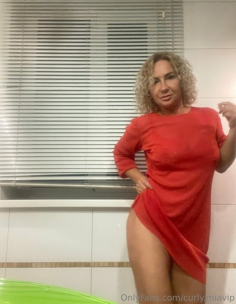 curly miavip pornstar adult pics