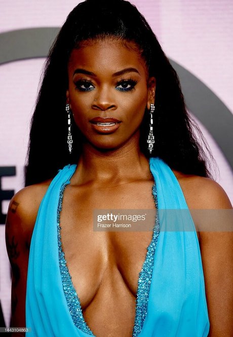 Ari Lennox pornstar photos