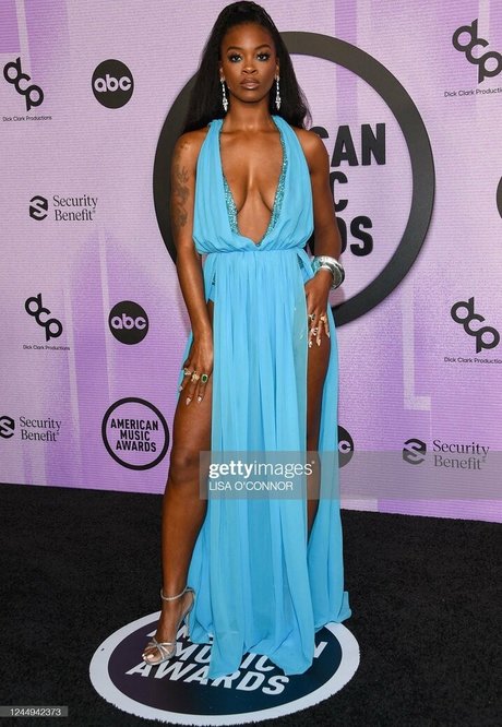 Ari Lennox pornstar sex image