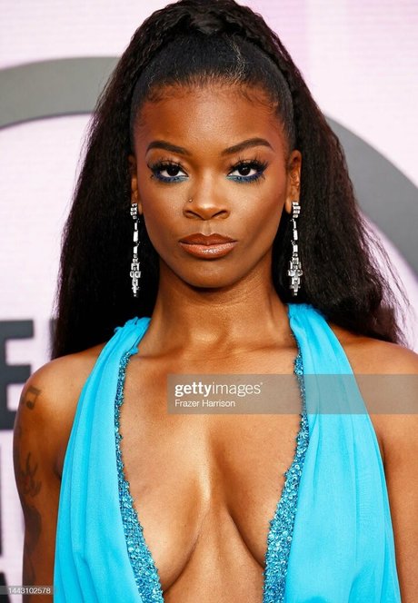 Ari Lennox erotic pornstar galleries