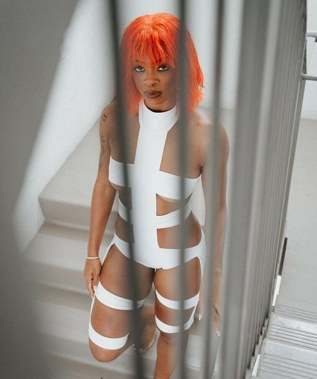 Ari Lennox beautiful actress image