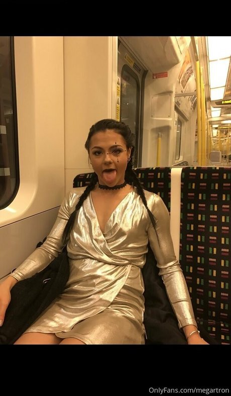 megartron model beautiful pic