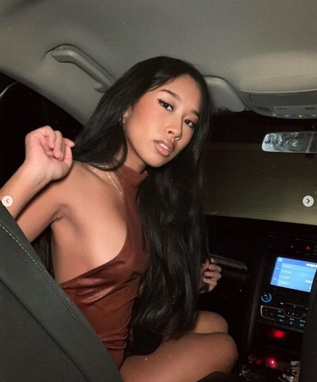 Visa ra adult model picture