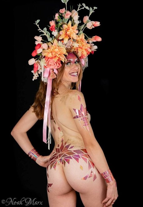 hooping meow pornstar naked photo