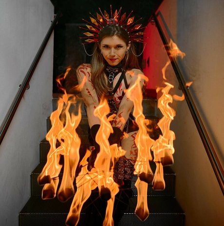 hooping meow sexy actress img