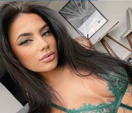 Isa Rockenbach erotic actress img