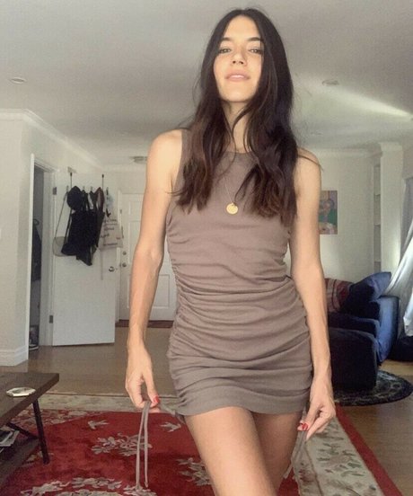 Alyssa Limperis hot actress image