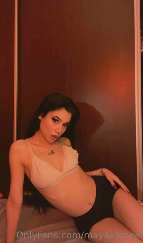 Mayaxrosee model erotic galleries